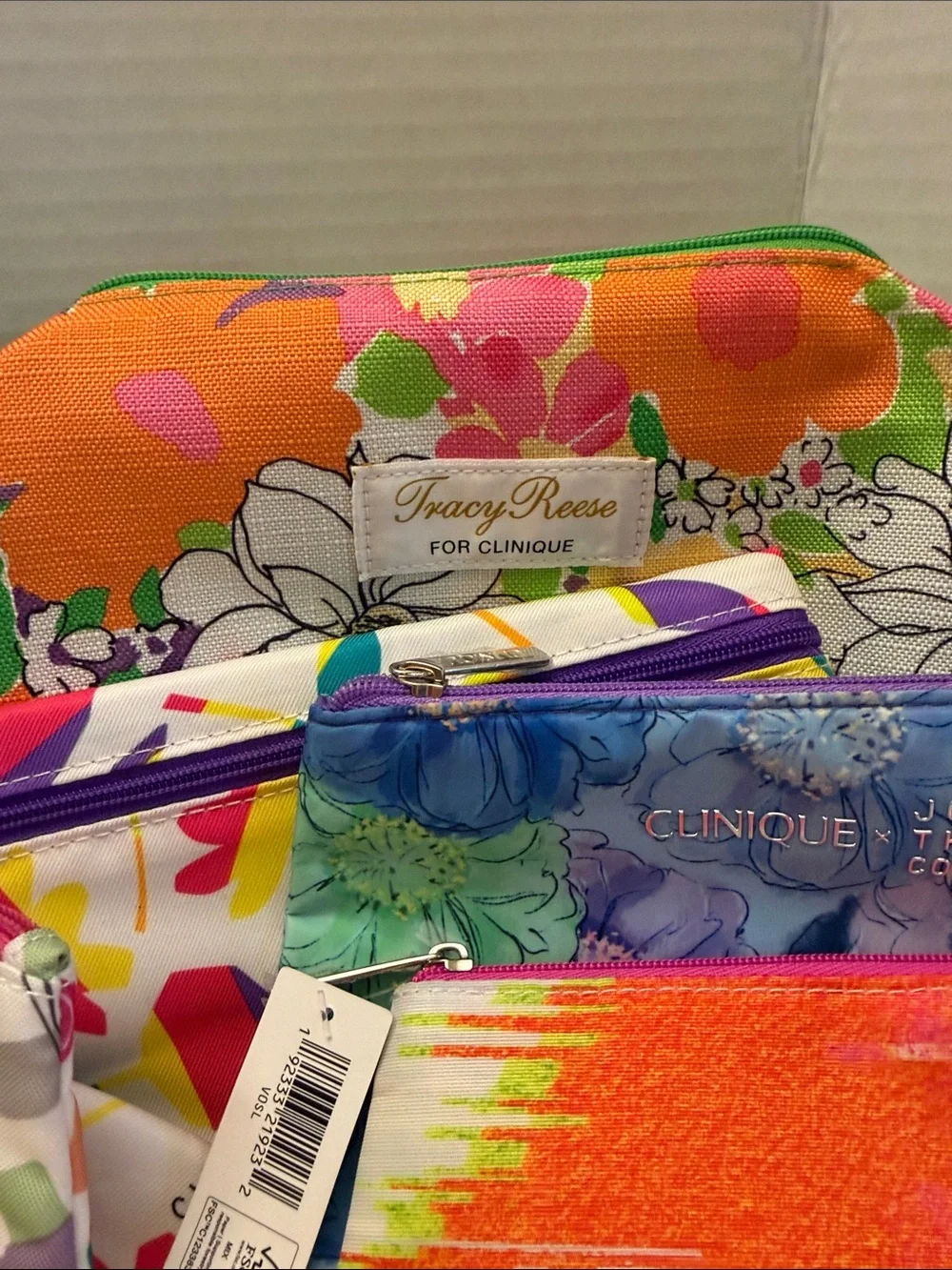 Clinique 15 Cosmetic Bags! Take Them!